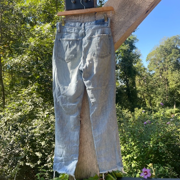 High Rise Mom Jeans - Picture 5 of 7